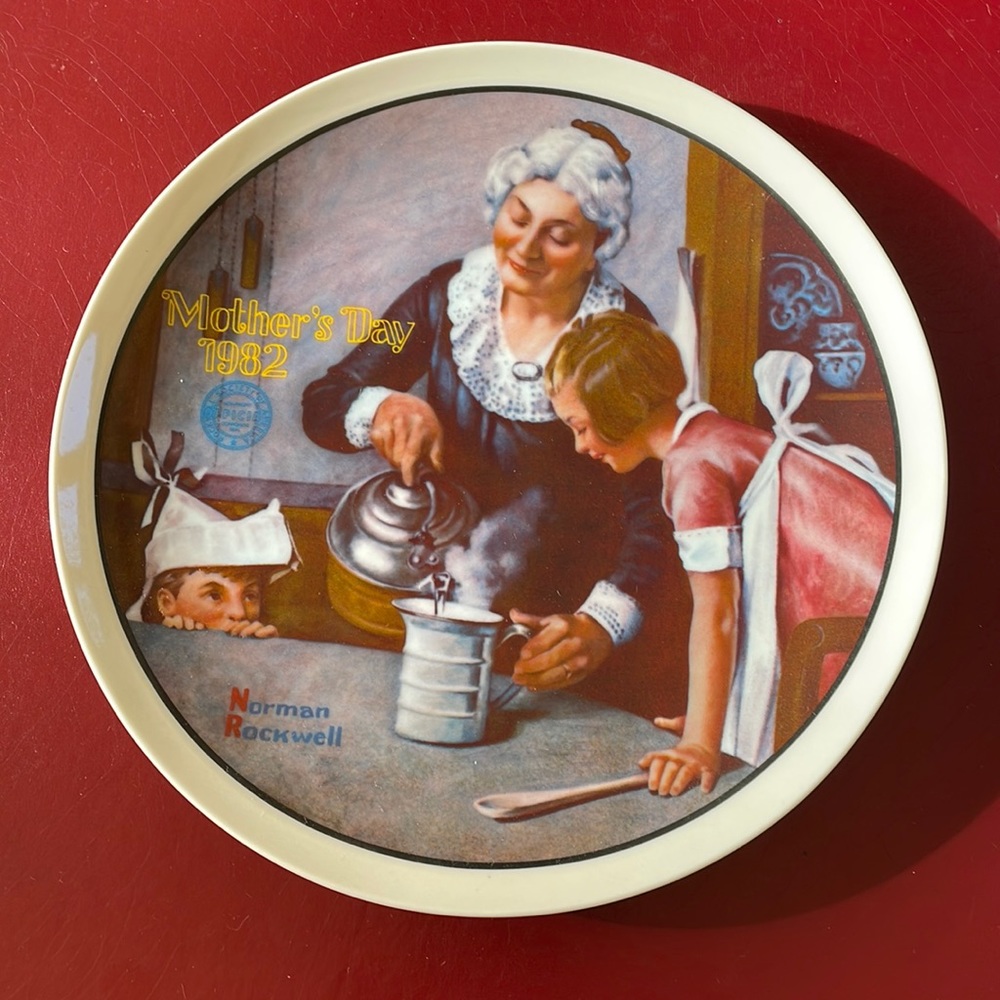 “The Cooking Lesson” Rockwell Society Mothers Day China plate by Knowles-1982
